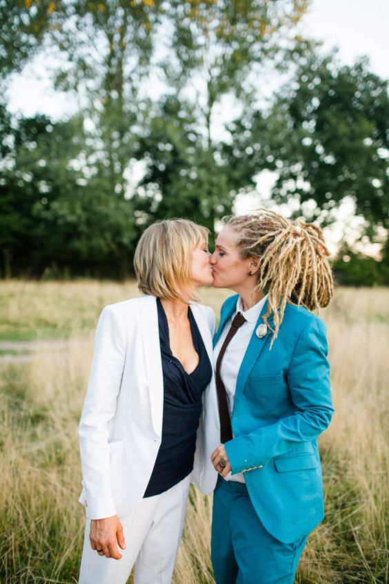 spose lesbiche abiti colorati